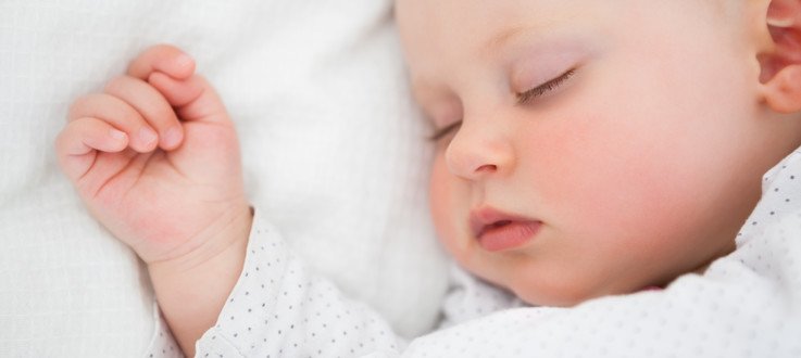 Gigoteuse bébé : pourquoi mettre une turbulette et comment la choisir ? 