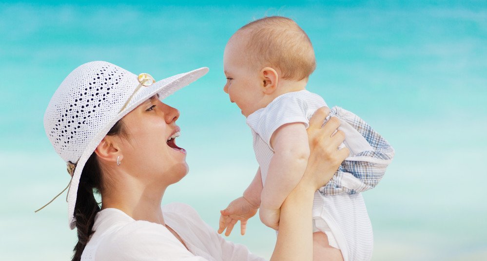Fortes chaleurs : comment protéger son enfant ? 