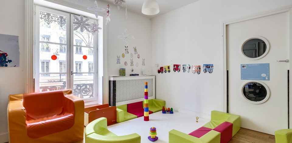 Crèche Lyon Do Ré Mi people&baby espace d'éveil bébés jeux d'éveil tapis fauteuil