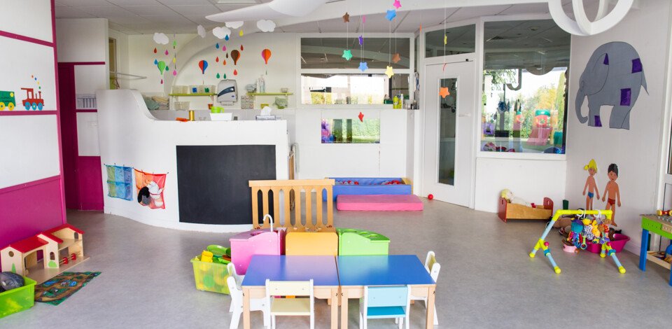 Crèche Sophia Antipolis Biot fraise people&baby espace de vie jeux enfants éveil