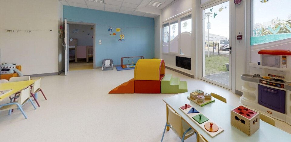 Crèche Arras Voie lactée people&baby salle de vie jeux enfants jeux en bois 