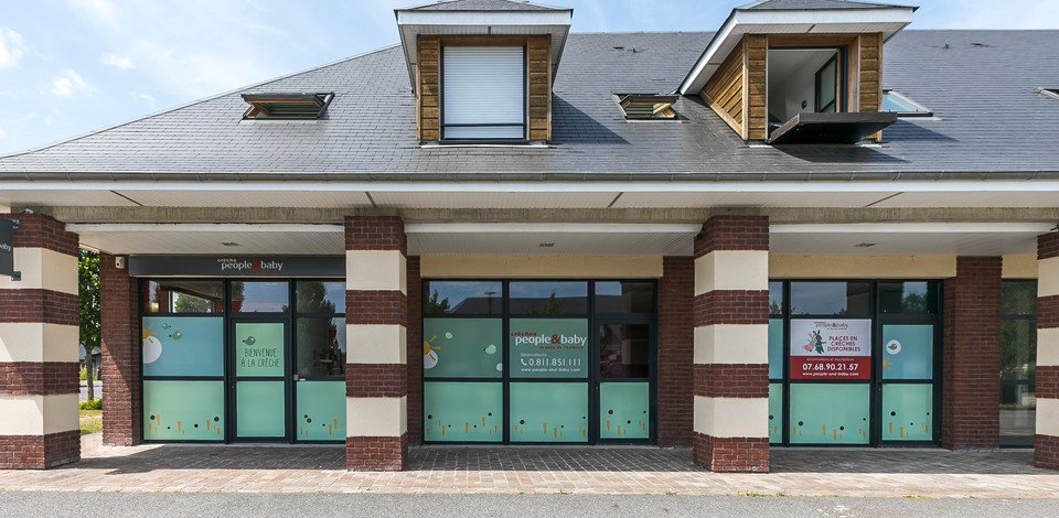 Crèche Saint-Arnoult Terre people&baby façade extérieure parents enfants bébés