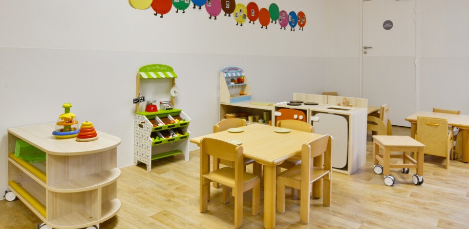 Crèche Lille Tilleul people&baby salle de vie jeux enfants jeux en bois