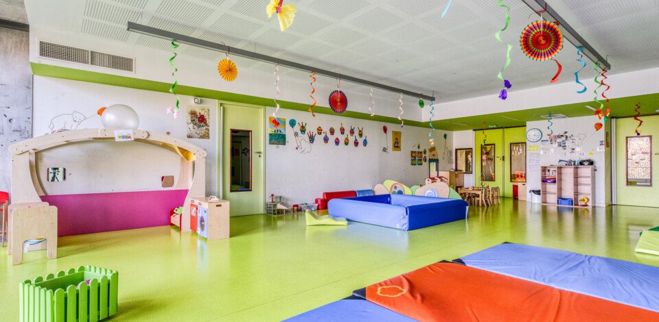 Crèche Toulouse Pomme de reinette people&baby espace de vie tapis éveil enfant babygym motricité 