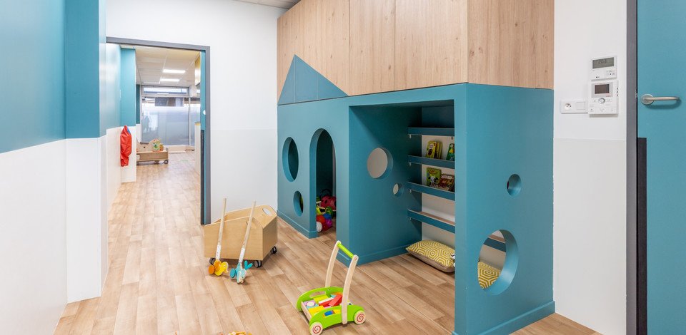 Crèche Lyon Mamawork&Babyplay people&baby espace de vie jeux en bois jeux enfants pédagogie