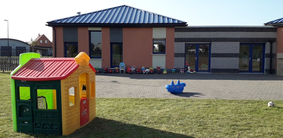 Crèche Saint-Venant La grande ours people&baby espace extérieur jardin cabane