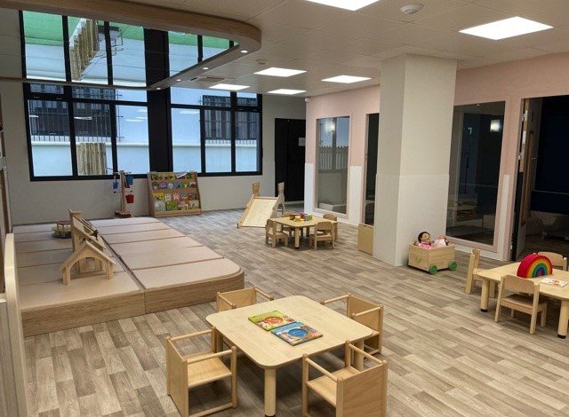 Crèche Clichy Clarinette people&baby espace de vie jeux enfants jeux en bois livres enfants