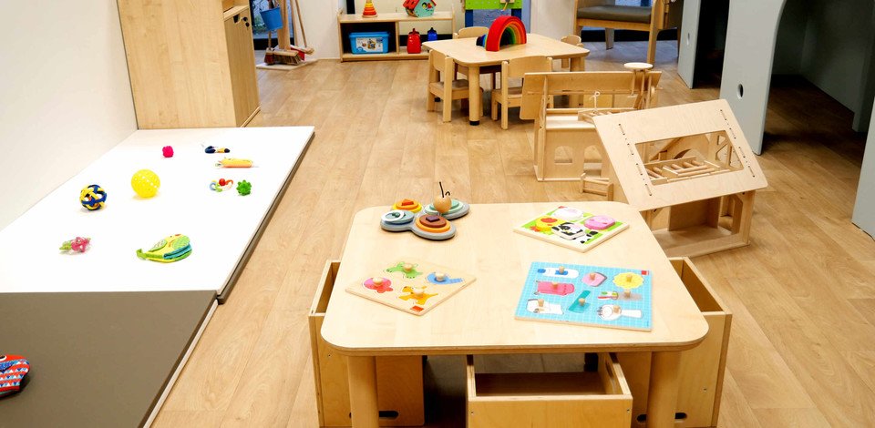 Crèche Strasbourg Les bout'en train people&baby espace de vie jeux enfants jeux d'eveil jeux en bois 