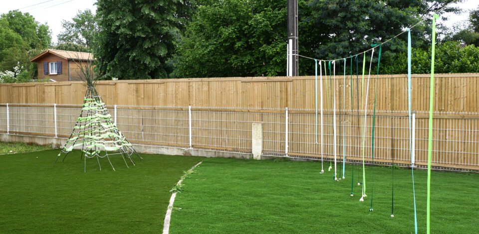 Crèche Pessac Les violettes people&baby espace extérieur jardin nature jeux enfants 