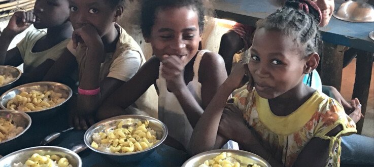 Un sac de riz pour une famille de Madagascar