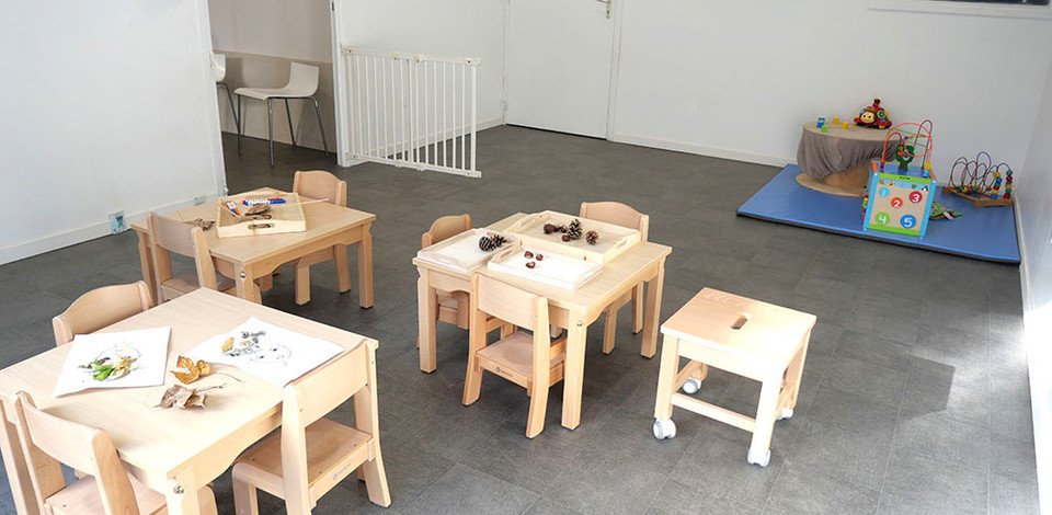 Crèche Anzin-Saint-Aubin Framboise people&baby salle de vie tables chaises enfants jeux en bois