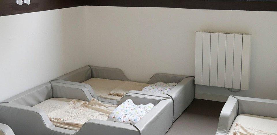 Crèche Rouvroy Pomme people&baby dortoirs enfants espace sommeil 