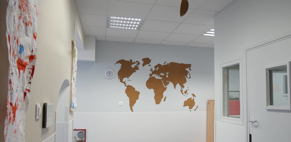 Crèche Lyon Apple pie people&baby espace de vie jeux en bois carte du monde éveil pédagogie