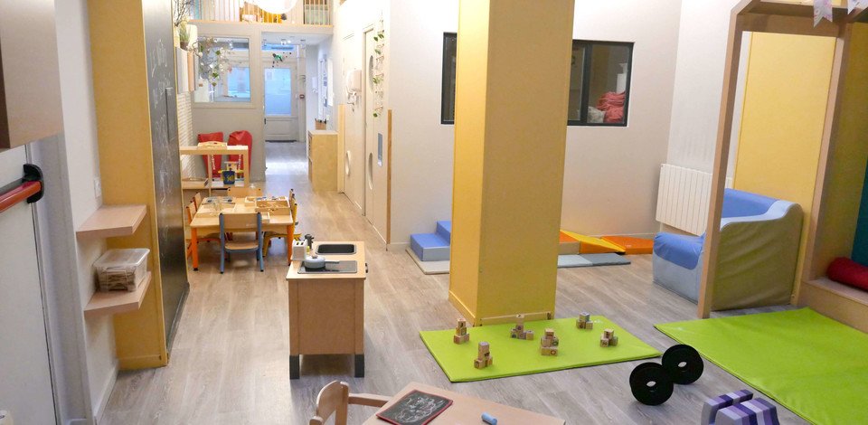 Crèche Lyon Nido de sévigné people&baby espace de vie jeux enfants cabane jeux en bois