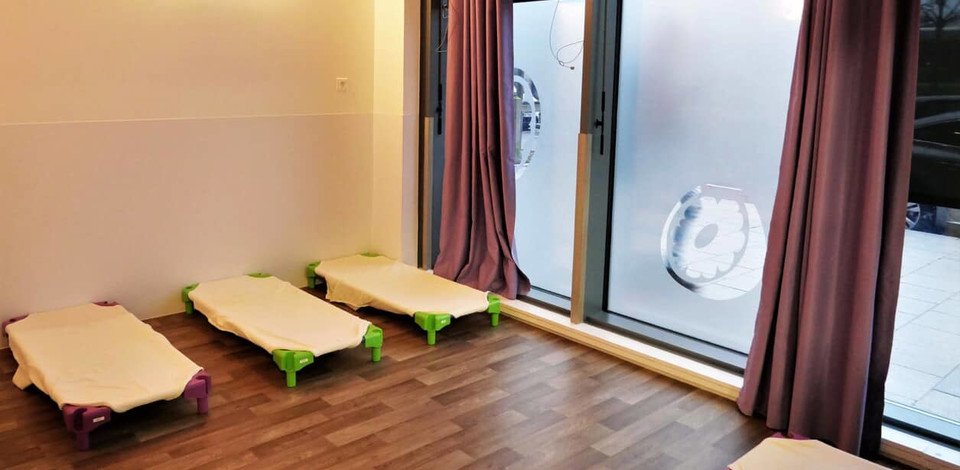 Crèche Antony Pamplemousse people&baby espace de sommeil dortoirs crèche