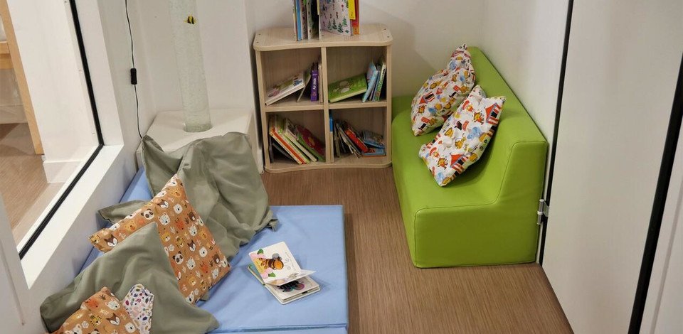 Crèche Périgny-sur-Yerres Mon ami Perrau people&baby espace de vie tapis d'éveil livres enfants éveil pédagogie