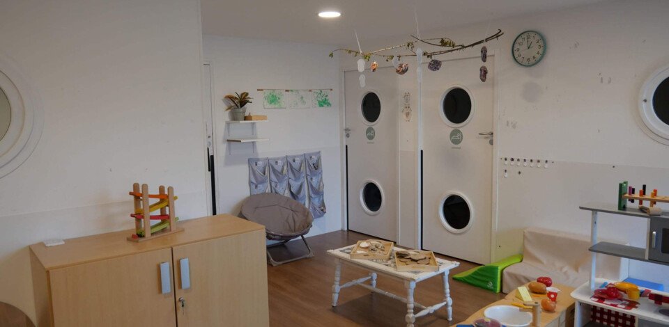 Crèche Arthaz Pont-Notre-Dame Les P'tites Pousses people&baby espace de vie jeux en bois jeux enfants