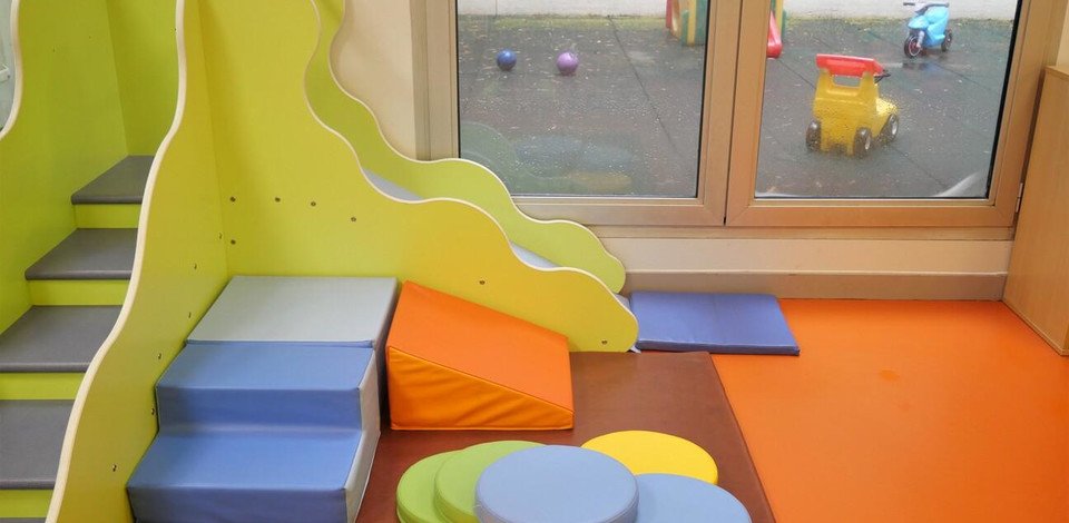 Crèche Paris 14 Tulipe people&baby espace de vie parc à jeux enfants espace extérieur vélos