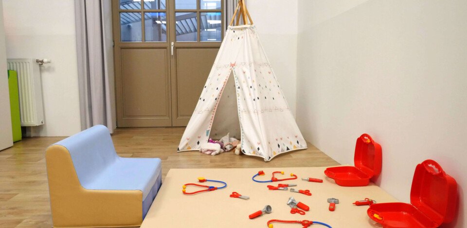 Crèche Reims Ambre people&baby tipi enfant tapis bébé jeux d'imitation