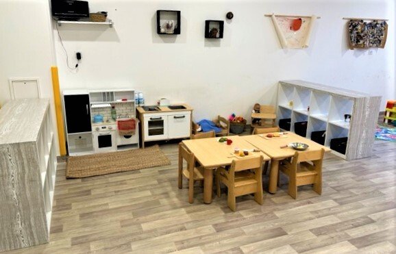 Crèche Meyzieu Wasabi people&baby espace de vie jeux enfants jeux en bois dinette