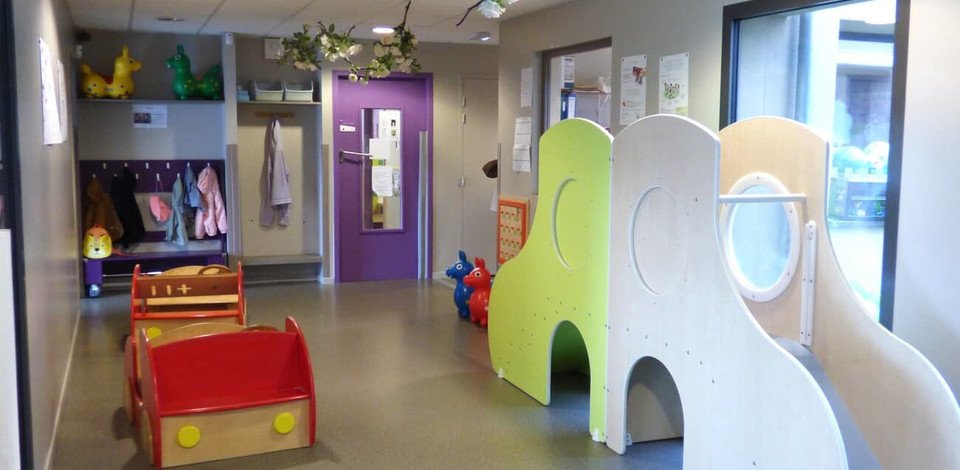 Crèche Montluel Pôle Petite Enfance Montluel Multi people&baby Espace motricité éveil corporel pédagogie 