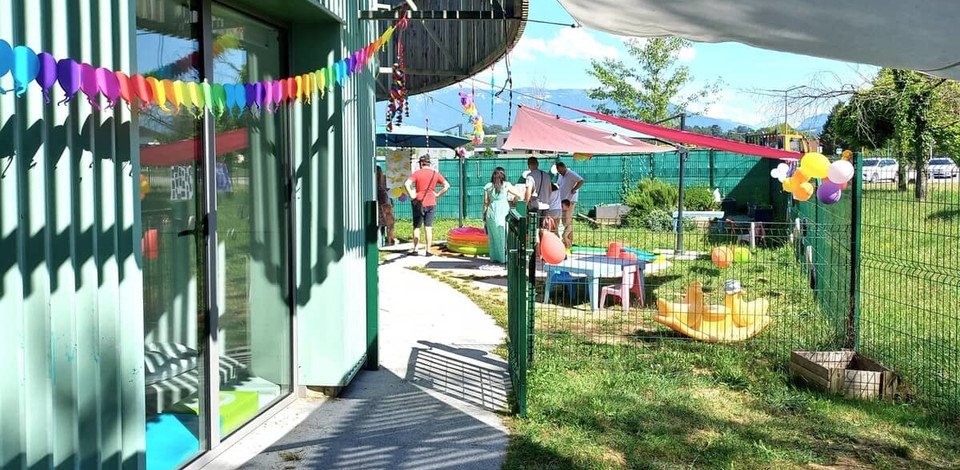 Crèche Rumilly Bulle de soie people&baby espace extérieur jardin jeux enfants