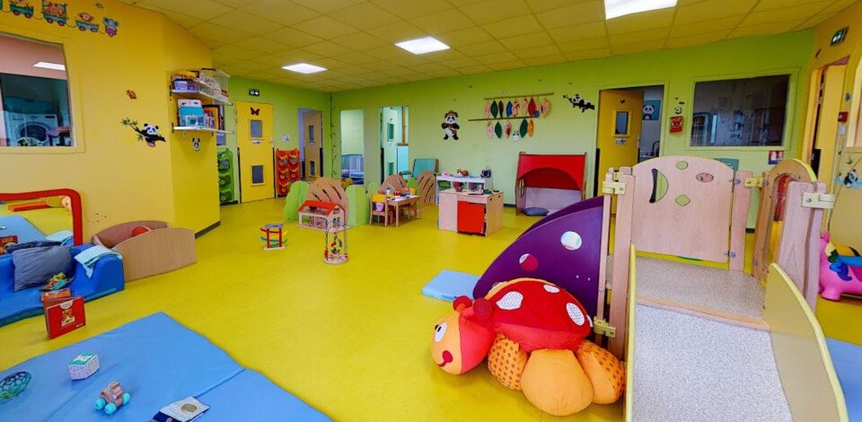 Crèche Gisors Les pandas people&baby espace de vie éveil pédagogie enfants