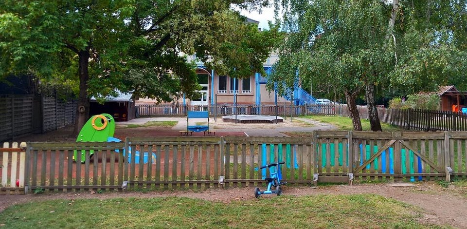 Crèche Sélestat La farandole Multi-accueil people&baby espace extérieur nature parc à jeux