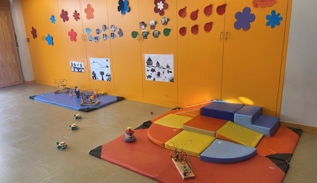 Crèche Châtenois La capucine people&baby tapis de jeux jeux d'éveil en bois