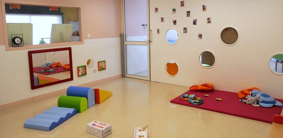 Crèche Cabriès Les griottes de la palmeraie people&baby espace de vie jeux enfants tapis d'éveil