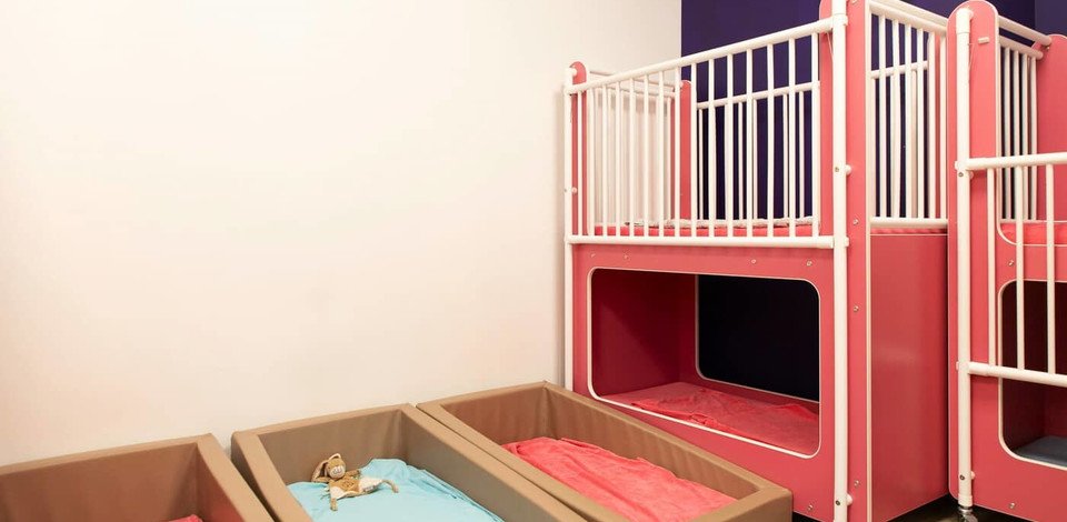 Crèche Suresnes Turbulette people&baby espace de sommeil dortoirs bébés lits enfants sécurité