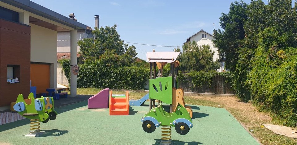 Crèche Sartrouville Pomme de Reinette people&baby espace extérieur parc à jeux enfants jardin nature