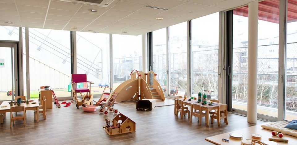 Crèche Issy-les-Moulineaux Baby d'Issy people&baby espace de vie jeux enfants jeux en bois parc à jeux intérieur éveil