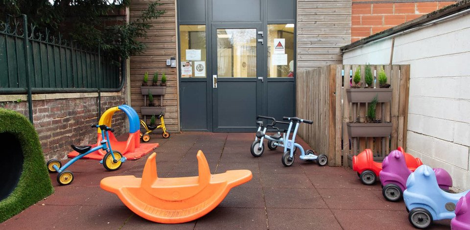 Crèche la garenne colombe Patachou people&baby espace exterieur vélo enfants