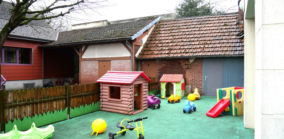 Creche plailly les petits gaulois people&baby exterieur velo enfant