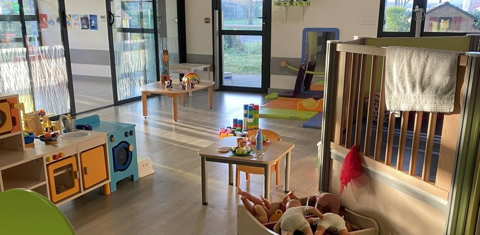 Crèche Terssac Les Zouzous people&baby espace de vie bébé jeux en bois pédagogie