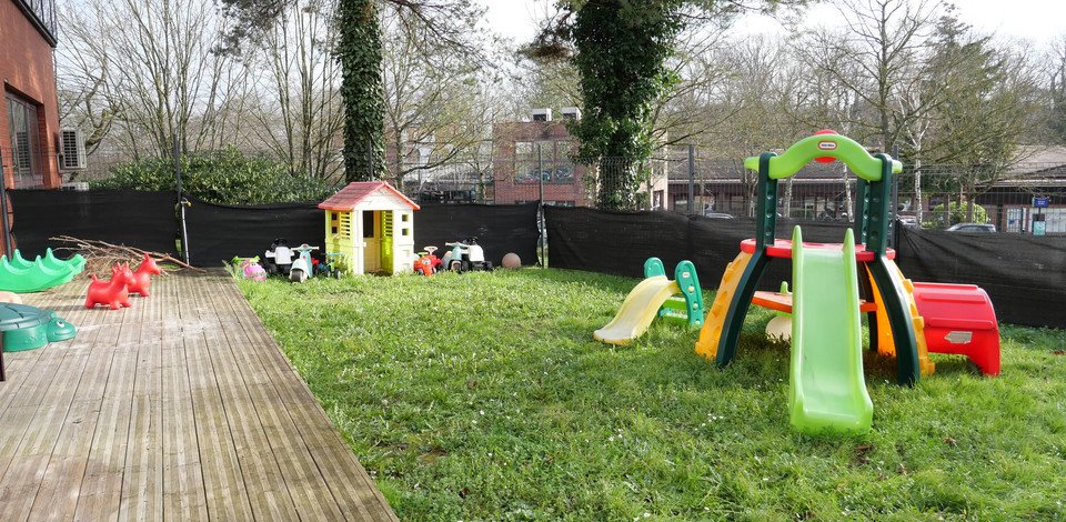 Crèche Champs sur Marne Galilee people&baby espace extérieur nature parc à jeux