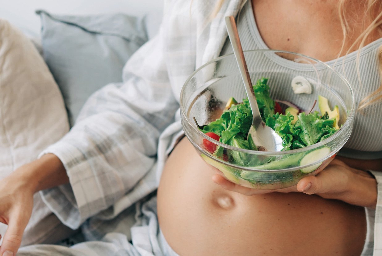 Alimentation grossesse : que doit manger une femme enceinte ?