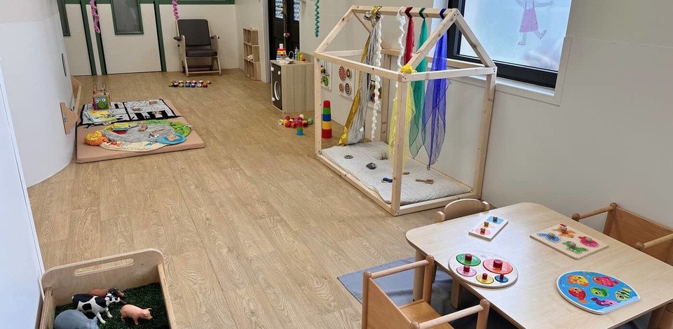 Crèche Merignac Papyrus people&baby jeux en bois enfants livres bébé éveil