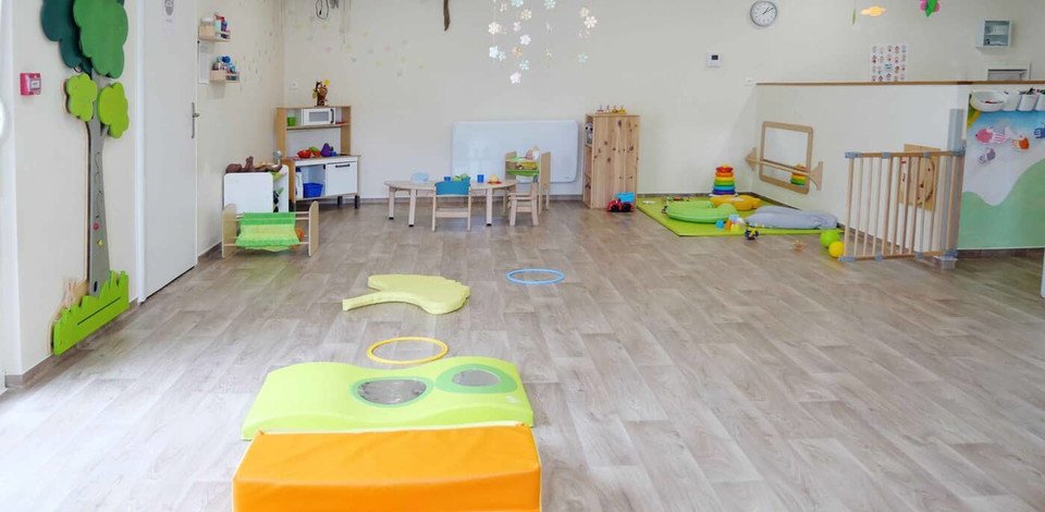 Crèche Saint Quentin Les petites chenilles Musset people&baby bébé enfants jeux en bois éveil