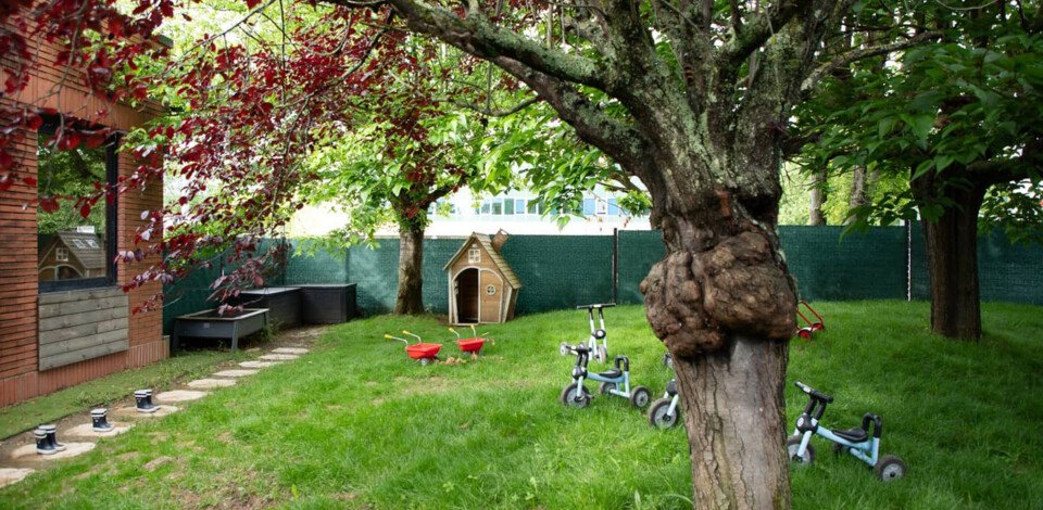 Crèche Ramonville Saint Agne Ciboulette people&baby espace extérieur nature cabane