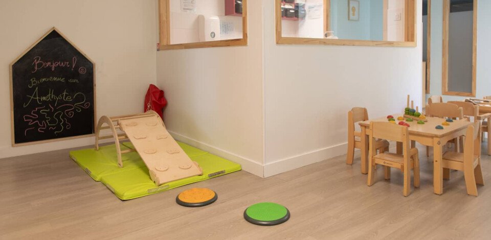 Crèche Toulouse Amethyste people&baby espace de vie motricité bébé tapis