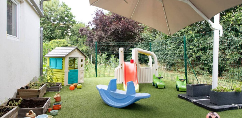 Crèche Toulouse Amethyste people&baby espace extérieur cabane nature
