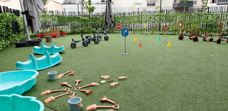 Crèche Toulouse Baby Fly people&baby espace extérieur jeux enfant nature