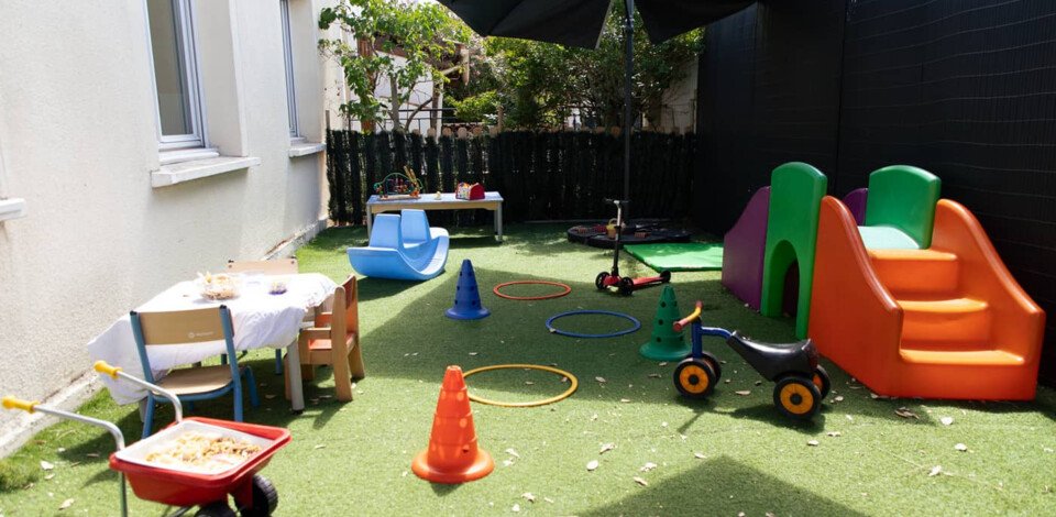 Crèche Talence La Capucine people&baby espace extérieur jeux enfant