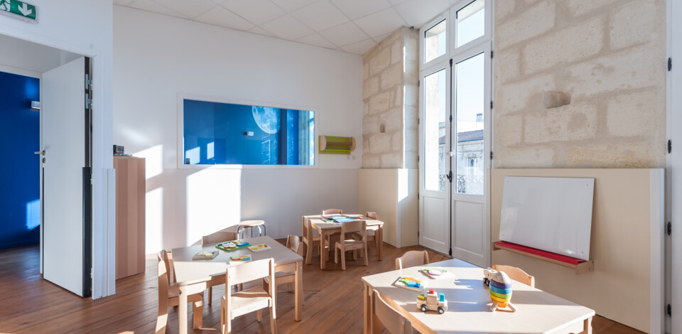 Crèche Bordeaux Les argonautes people&baby espace de vie tables enfants jeux enfants pédagogie
